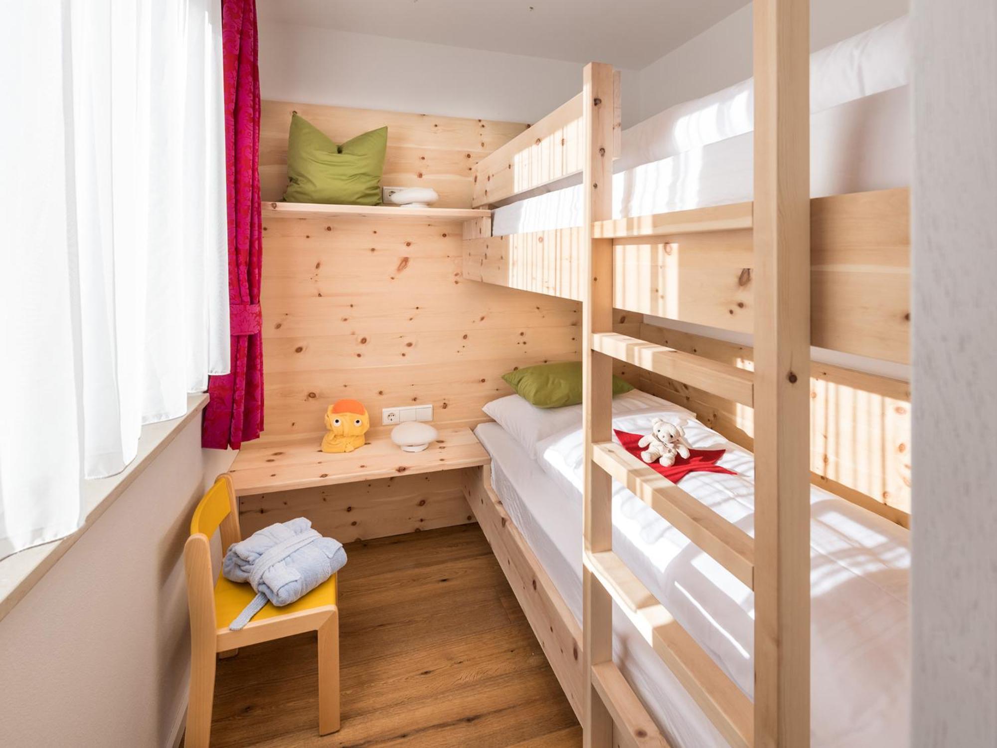 Fameli Hotel 4*