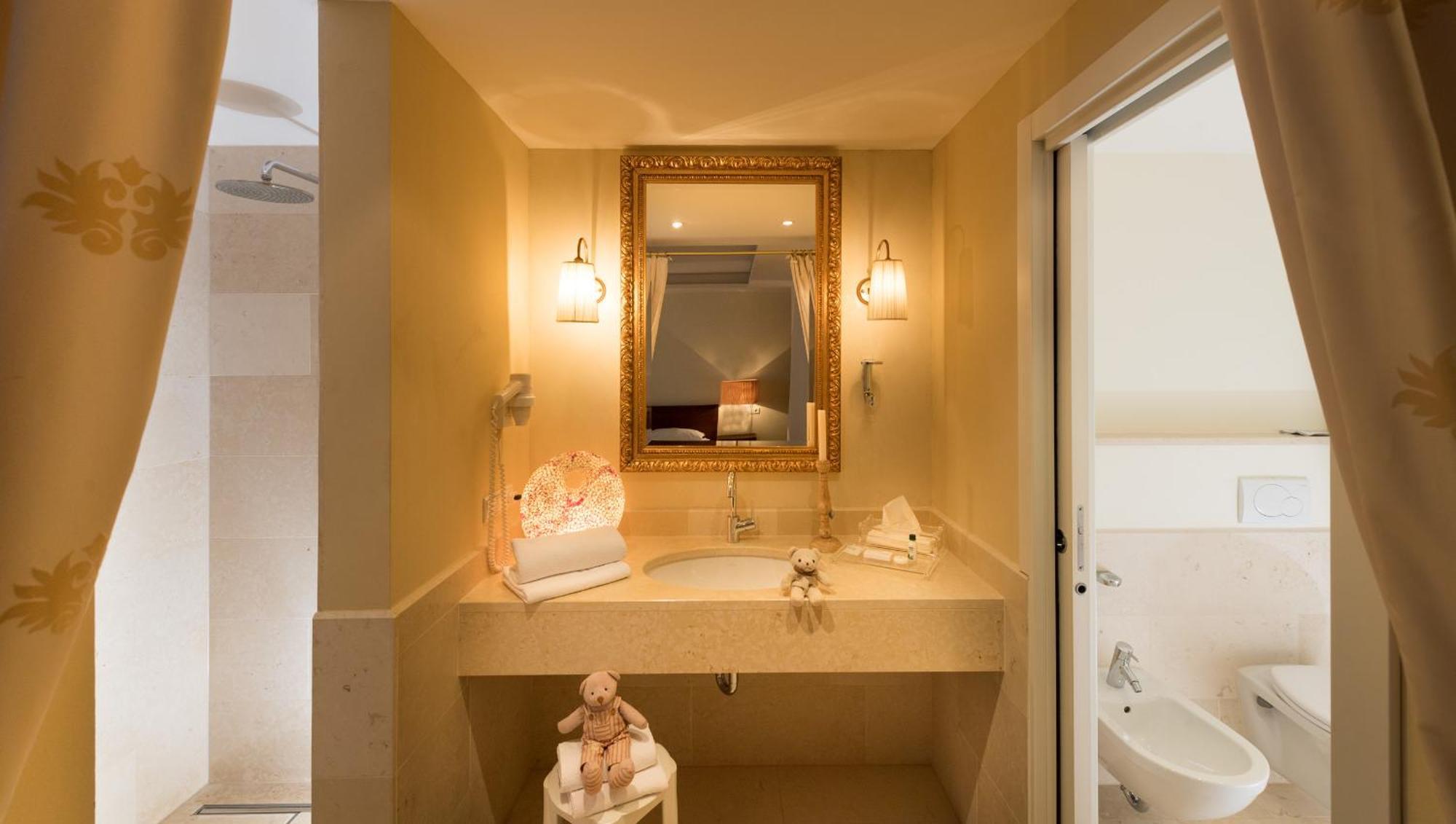 Hotel Fameli Olang