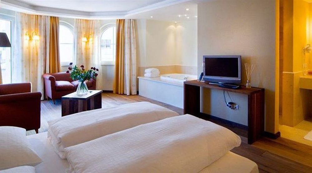 Hotel Fameli 4*