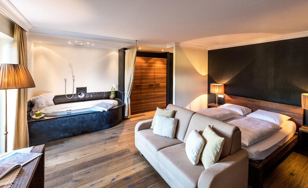 Hotel Fameli 4*